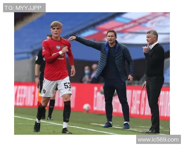 巴特质疑曼联未给基恩机会，球迷热议背后原因